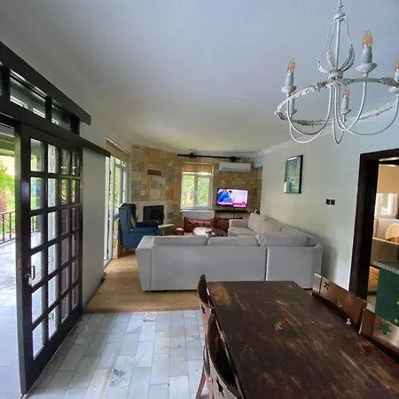 Villa Nar